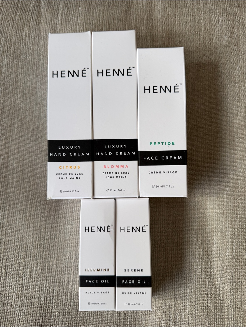 Henné White & Black Skincare Set with Green Accent